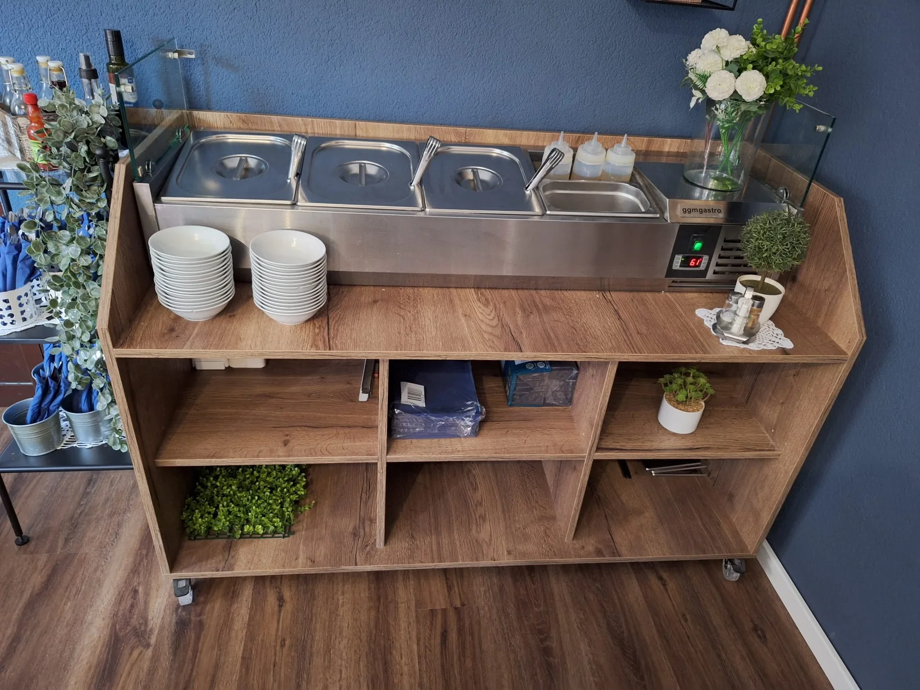 Samoposlužni buffet s toplim jelima